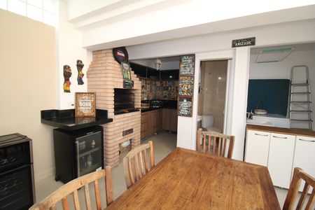 Casa à venda com 200m², 2 quartos e 2 vagasÁrea Comum
