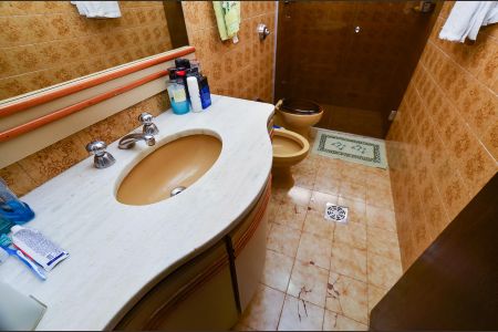 Apartamento à venda com 110m², 3 quartos e 2 vagas Apartamento à venda com 110m², 3 quartos e 2 vagasBanheiro Social