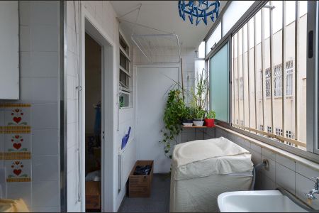 Apartamento à venda com 110m², 3 quartos e 2 vagas Apartamento à venda com 110m², 3 quartos e 2 vagasÁrea de Serviço
