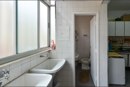 Apartamento à venda com 110m², 3 quartos e 2 vagas Apartamento à venda com 110m², 3 quartos e 2 vagasÁrea de Serviço