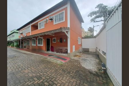 Apartamento à venda com 99m², 3 quartos e 2 vagasFachada