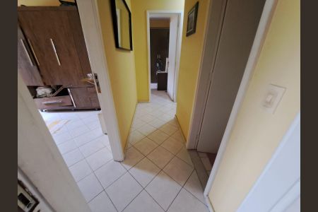 Apartamento à venda com 99m², 3 quartos e 2 vagasCorredor