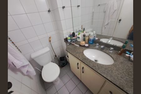 Apartamento à venda com 99m², 3 quartos e 2 vagasBanheiro 