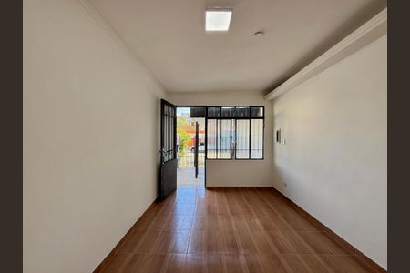 Sala de casa para alugar com 2 quartos, 125m² em Parque Colonial, São Paulo