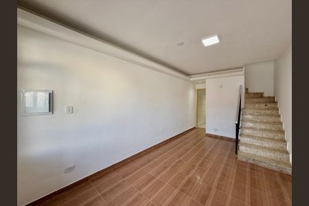 Sala de casa para alugar com 2 quartos, 125m² em Parque Colonial, São Paulo