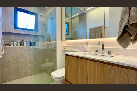 Apartamento à venda com 151m², 2 quartos e 2 vagas Apartamento à venda com 151m², 2 quartos e 2 vagasBanheiro da Suíte 2