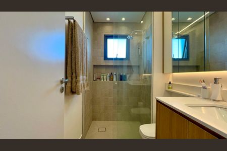 Apartamento à venda com 151m², 2 quartos e 2 vagas Apartamento à venda com 151m², 2 quartos e 2 vagasBanheiro da Suíte 2