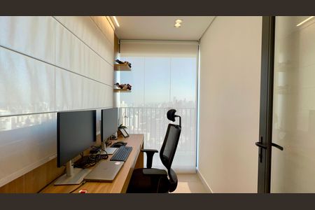 Apartamento à venda com 151m², 2 quartos e 2 vagas Apartamento à venda com 151m², 2 quartos e 2 vagasVaranda da suite