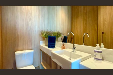 Apartamento à venda com 151m², 2 quartos e 2 vagas Apartamento à venda com 151m², 2 quartos e 2 vagasLavabo