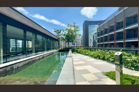 Apartamento à venda com 151m², 2 quartos e 2 vagas Apartamento à venda com 151m², 2 quartos e 2 vagasPiscina