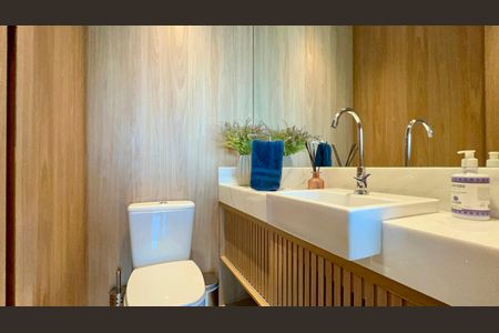 Apartamento à venda com 151m², 2 quartos e 2 vagas Apartamento à venda com 151m², 2 quartos e 2 vagasLavabo