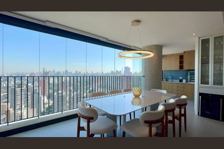Apartamento à venda com 151m², 2 quartos e 2 vagas Apartamento à venda com 151m², 2 quartos e 2 vagasVaranda