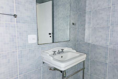 Apartamento para alugar com 120m², 3 quartos e 2 vagasBanheiro Social 