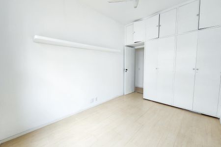 Apartamento para alugar com 120m², 3 quartos e 2 vagasQuarto 2