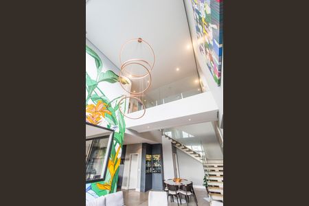 Casa de condomínio à venda com 441m², 5 quartos e 4 vagas Casa de condomínio à venda com 441m², 5 quartos e 4 vagasDetalhe Sala