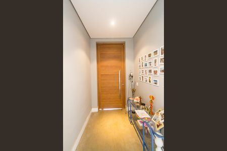 Casa de condomínio à venda com 441m², 5 quartos e 4 vagas Casa de condomínio à venda com 441m², 5 quartos e 4 vagasEntrada