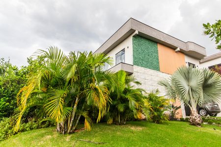 Casa de condomínio à venda com 441m², 5 quartos e 4 vagas Casa de condomínio à venda com 441m², 5 quartos e 4 vagasVista da Rua
