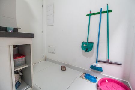 Casa de condomínio à venda com 441m², 5 quartos e 4 vagas Casa de condomínio à venda com 441m², 5 quartos e 4 vagasÁrea de Serviço