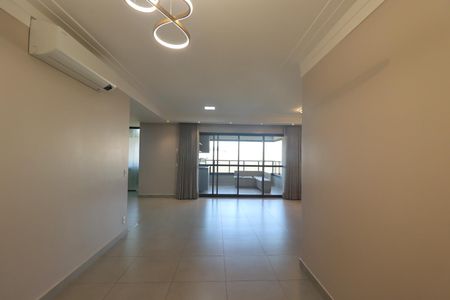 Apartamento para alugar com 126m², 3 quartos e 2 vagasSala