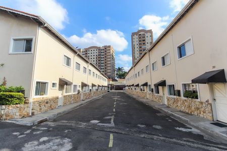 Casa de condomínio à venda com 56m², 2 quartos e 1 vaga Casa de condomínio à venda com 56m², 2 quartos e 1 vagaÁrea Comum