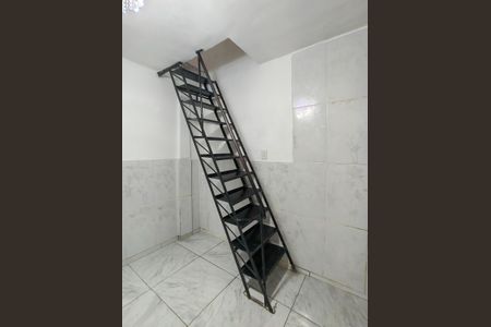 Casa à venda com 60m², 2 quartos e sem vagaEscada