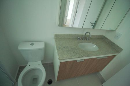 Apartamento para alugar com 52m², 2 quartos e sem vaga Apartamento para alugar com 52m², 2 quartos e sem vagaBanheiro social