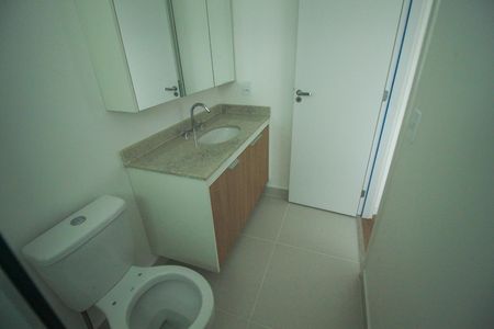 Banheiro social de apartamento para alugar com 2 quartos, 52m² em Quarta Parada, São Paulo