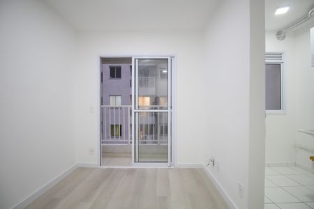 Sala/Cozinha de apartamento para alugar com 2 quartos, 38m² em Jardim Piracuama, São Paulo