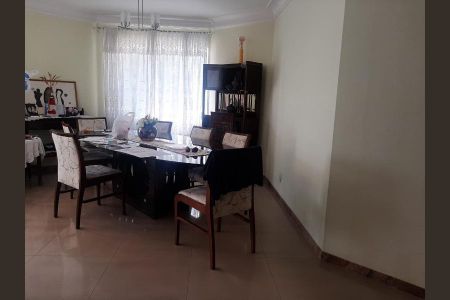 Casa à venda com 636m², 6 quartos e 8 vagasFoto 04