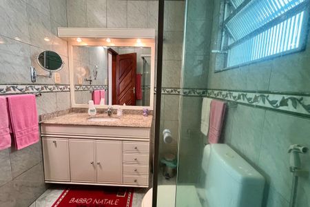 Apartamento à venda com 114m², 2 quartos e sem vagaBanheiro social 