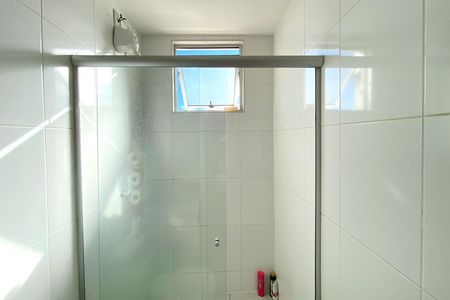 Apartamento à venda com 80m², 3 quartos e 2 vagas Apartamento à venda com 80m², 3 quartos e 2 vagasBanheiro