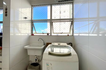 Apartamento à venda com 80m², 3 quartos e 2 vagas Apartamento à venda com 80m², 3 quartos e 2 vagasÁrea de Serviço