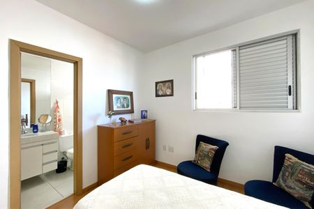Apartamento à venda com 80m², 3 quartos e 2 vagas Apartamento à venda com 80m², 3 quartos e 2 vagasSuite