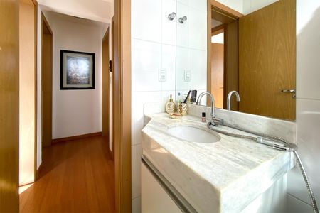 Apartamento à venda com 80m², 3 quartos e 2 vagas Apartamento à venda com 80m², 3 quartos e 2 vagasBanheiro