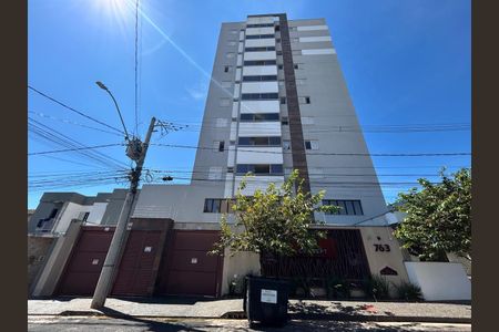 Apartamento para alugar com 63m², 2 quartos e 2 vagasFachada