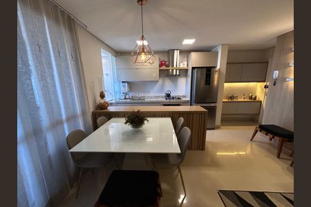 Sala de apartamento para alugar com 2 quartos, 63m² em Santa Mônica, Uberlândia