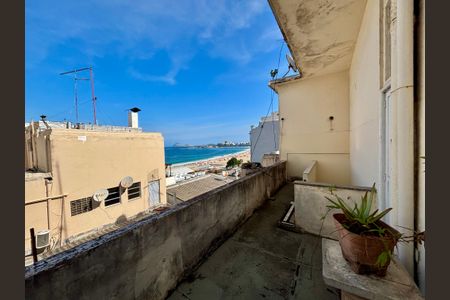 Apartamento para alugar com 70m², 1 quarto e sem vagaÁrea comum - vista para o mar