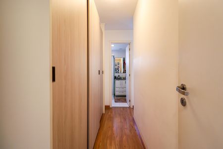 Apartamento à venda com 122m², 3 quartos e 3 vagas Apartamento à venda com 122m², 3 quartos e 3 vagasCorredor