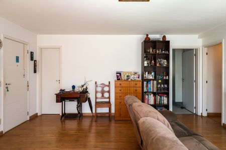 Apartamento à venda com 122m², 3 quartos e 3 vagas Apartamento à venda com 122m², 3 quartos e 3 vagasSala de jantar