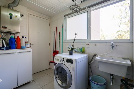 Apartamento à venda com 122m², 3 quartos e 3 vagas Apartamento à venda com 122m², 3 quartos e 3 vagasÁrea de serviço