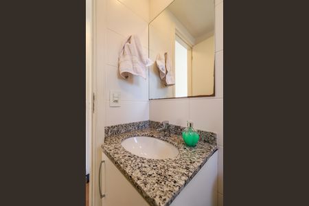 Apartamento à venda com 122m², 3 quartos e 3 vagas Apartamento à venda com 122m², 3 quartos e 3 vagasBanheiro social