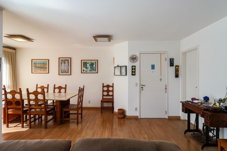 Apartamento à venda com 122m², 3 quartos e 3 vagas Apartamento à venda com 122m², 3 quartos e 3 vagasSala