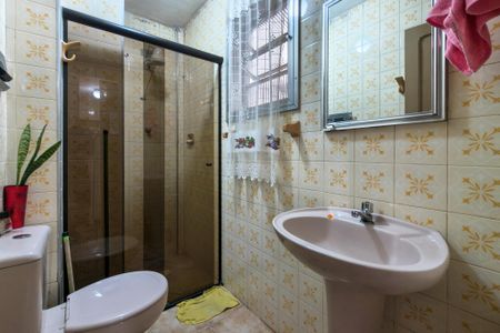 Banheiro  de kitnet/studio para alugar com 0 quarto, 38m² em Vila Balnearia, Praia Grande