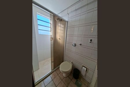 Banheiro de apartamento para alugar com 1 quarto, 44m² em Agronomia, Porto Alegre