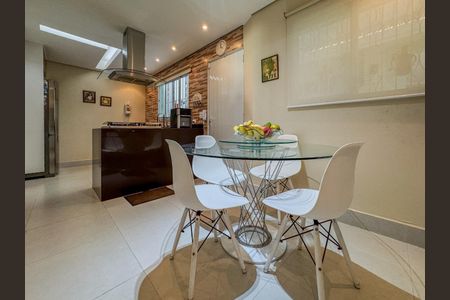 Casa à venda com 225m², 3 quartos e 5 vagas Casa à venda com 225m², 3 quartos e 5 vagasFoto 14