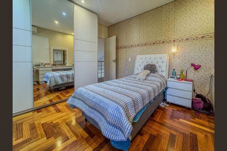 Casa à venda com 225m², 3 quartos e 5 vagas Casa à venda com 225m², 3 quartos e 5 vagasFoto 25