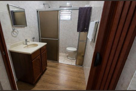 Banheiro 1 de casa à venda com 2 quartos, 127m² em Harmonia, Canoas