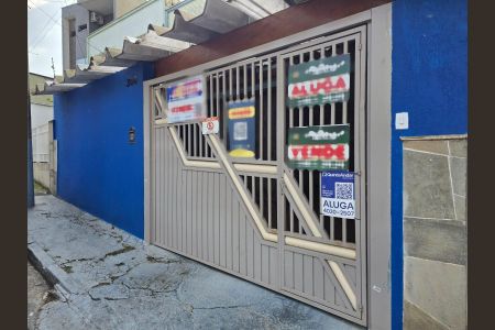 Casa para alugar com 100m², 3 quartos e 3 vagas Casa para alugar com 100m², 3 quartos e 3 vagasFachada