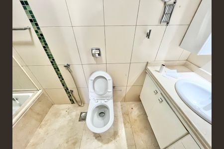 Apartamento para alugar com 119m², 3 quartos e 2 vagas Apartamento para alugar com 119m², 3 quartos e 2 vagasBanheiro