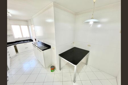 Apartamento para alugar com 119m², 3 quartos e 2 vagas Apartamento para alugar com 119m², 3 quartos e 2 vagasCozinha